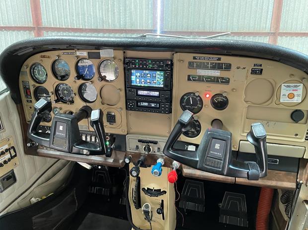 Cessna Aircraft Company R182